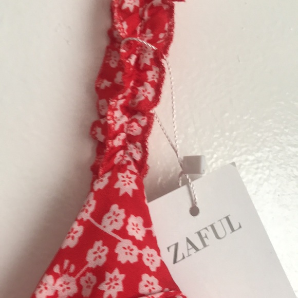 NWT. Cute flouncy red dress. - Picture 7 of 9